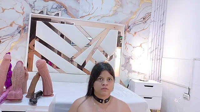 Snapshot of KarinaSimonz chatting on May 20, 2026, 7:44 pm KarinaSimonz online show from May 20, 2026, 7:44 pm