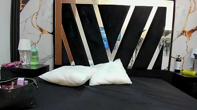 KarinaSimonz online show from February 8, 2026, 7:11 pm