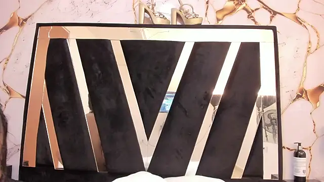 KarinaSimonz online show from February 13, 2026, 7:58 pm