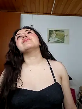 Emi chik online show from April 9, 2026, 10:43 am