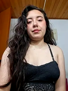 Emi chik online show from April 23, 2026, 12:29 pm