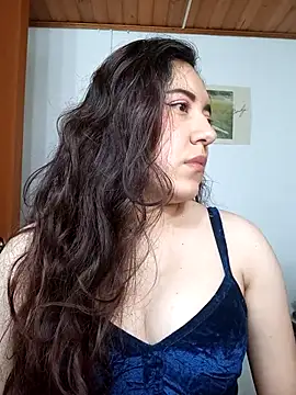 Emi chik online show from October 29, 2025, 11:31 am