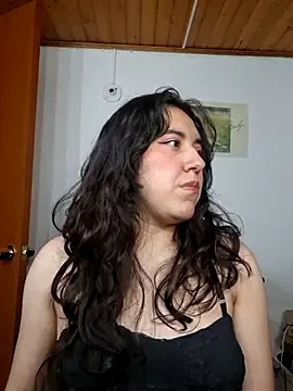 Snapshot of Emi_chik chatting on July 16, 2026, 3:58 am Emi chik online show from July 16, 2026, 3:58 am