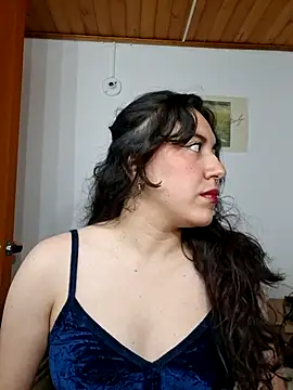 Snapshot of Emi_chik chatting on July 30, 2026, 6:12 am Emi chik online show from July 30, 2026, 6:12 am