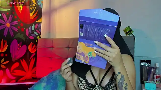 Sweet hot mia online show from March 22, 2025, 7:42 pm