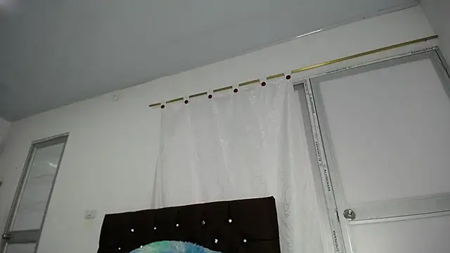 Sweet hot mia online show from February 21, 2026, 1:57 pm