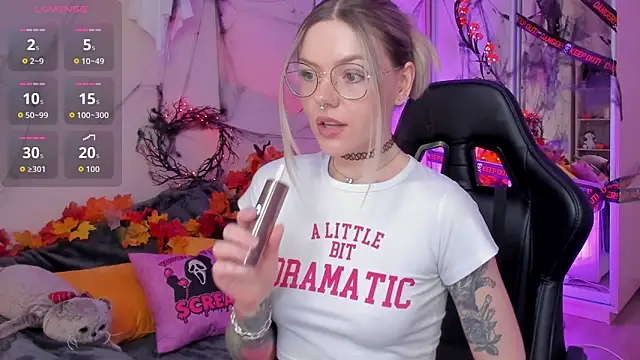 Marta May  online show from November 2, 2025, 4:12 pm