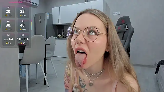 Marta May  online show from March 15, 2026, 11:06 am