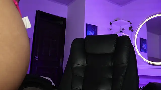 tammylee  online show from March 21, 2026, 6:14 am