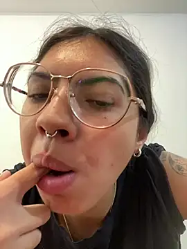 Argentiiniita online show from December 17, 2024, 2:11 pm