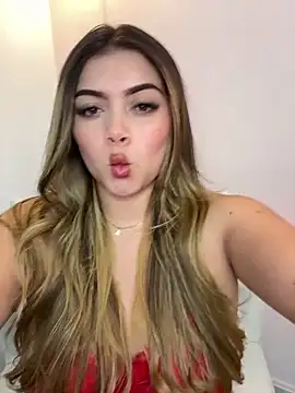 Snapshot of thaliafox_ chatting on December 4, 2024, 4:26 am thaliafox online show from December 4, 2024, 4:26 am