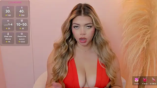 thaliafox  online show from March 22, 2026, 6:09 pm