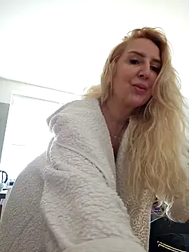 Snapshot of MariaRichi_ chatting on March 19, 2025, 7:40 am MariaRichi  online show from March 19, 2025, 7:40 am