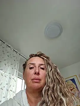 Snapshot of MariaRichi_ chatting on September 27, 2025, 6:52 am MariaRichi  online show from September 27, 2025, 6:52 am