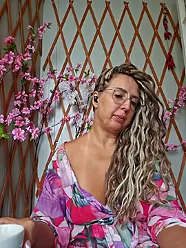 Snapshot of MariaRichi_ chatting on September 23, 2025, 7:26 am MariaRichi  online show from September 23, 2025, 7:26 am