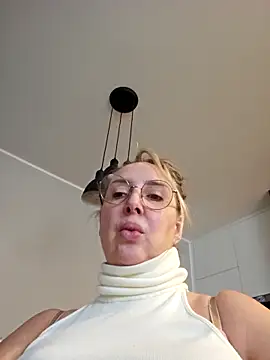 MariaRichi  online show from February 3, 2026, 8:41 am