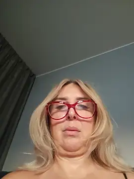 MariaRichi  online show from November 23, 2025, 6:45 am