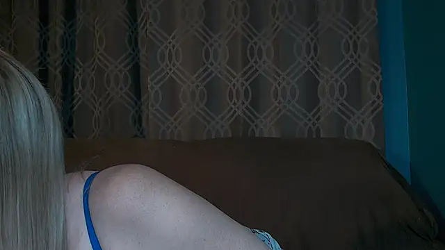 Snapshot of SummerLovingXoXo chatting on May 28, 2026, 2:30 am SummerLovingXoXo online show from May 28, 2026, 2:30 am