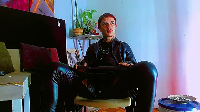 HannibalLester online show from December 14, 2025, 4:34 pm