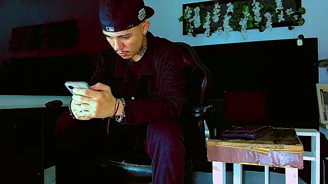 HannibalLester online show from April 21, 2026, 4:30 am