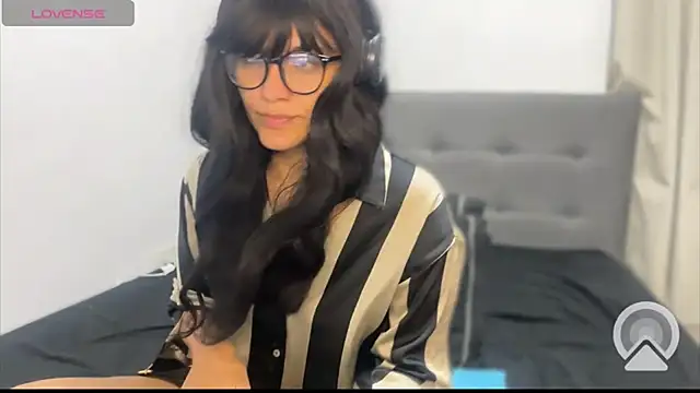 Snapshot of LanaQuen chatting on December 16, 2024, 11:39 pm LanaQuen online show from December 16, 2024, 11:39 pm