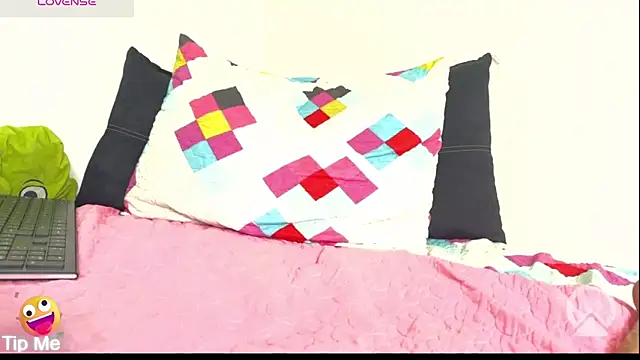 Snapshot of LanaQuen chatting on October 30, 2025, 5:43 pm LanaQuen online show from October 30, 2025, 5:43 pm