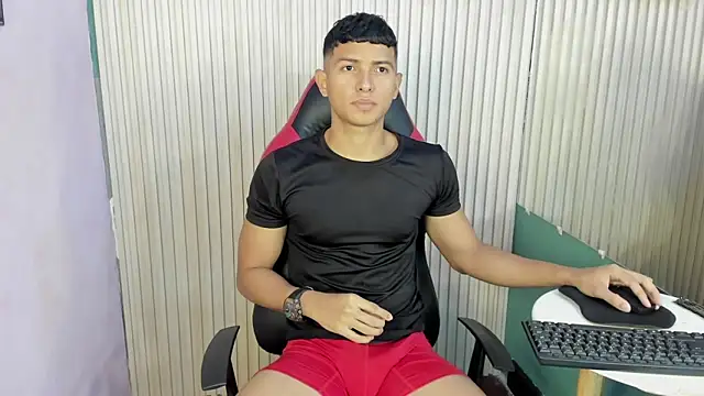 Snapshot of yei-sant chatting on November 8, 2025, 2:37 am yei-sant online show from November 8, 2025, 2:37 am