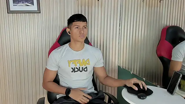 Snapshot of yei-sant chatting on October 31, 2025, 3:36 am yei-sant online show from October 31, 2025, 3:36 am