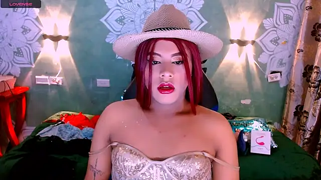 Snapshot of Emili_Roux chatting on March 16, 2025, 12:11 pm Emili Roux online show from March 16, 2025, 12:11 pm