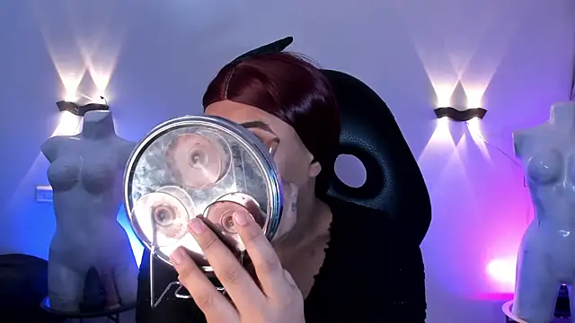 Emili Roux online show from February 23, 2026, 12:50 pm