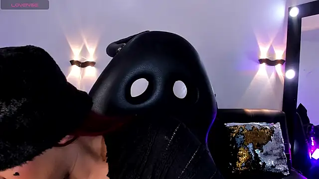 Emili Roux online show from April 19, 2026, 6:10 pm