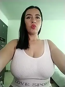 hailey85 online show from March 31, 2026, 8:00 pm