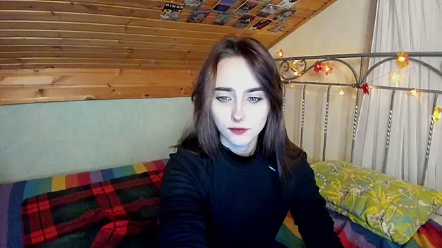 Snapshot of SilverDream chatting on December 15, 2024, 8:36 pm SilverDream online show from December 15, 2024, 8:36 pm