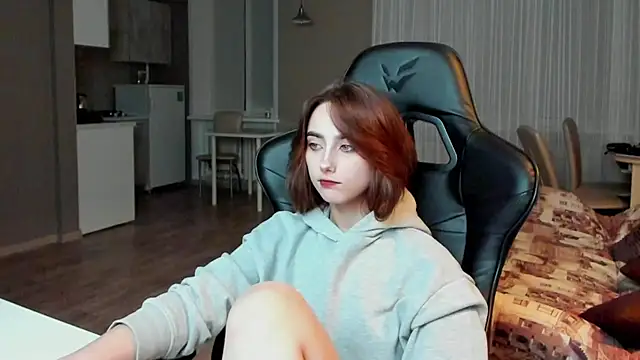 Snapshot of SilverDream chatting on March 19, 2025, 10:42 pm SilverDream online show from March 19, 2025, 10:42 pm