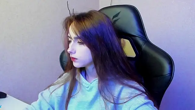 Snapshot of SilverDream chatting on December 24, 2024, 9:33 pm SilverDream online show from December 24, 2024, 9:33 pm