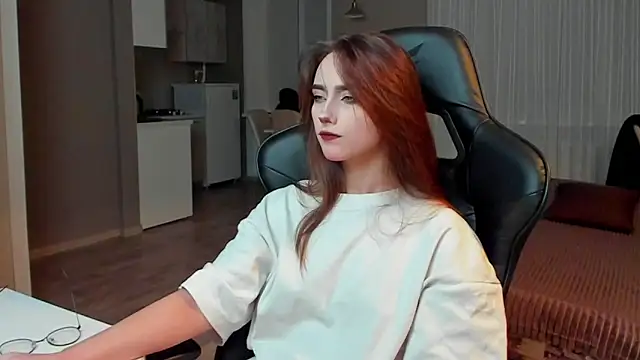 Snapshot of SilverDream chatting on February 13, 2025, 9:17 pm SilverDream online show from February 13, 2025, 9:17 pm