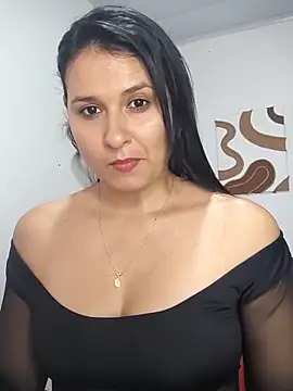 elena jonees online show from December 4, 2025, 8:08 pm