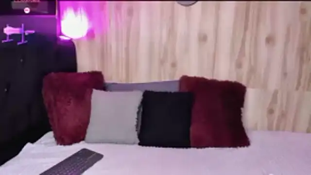 yoishat77 online show from November 6, 2025, 5:33 am