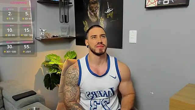 Snapshot of Giorgio-Leone chatting on November 9, 2025, 8:13 pm Giorgio-Leone online show from November 9, 2025, 8:13 pm