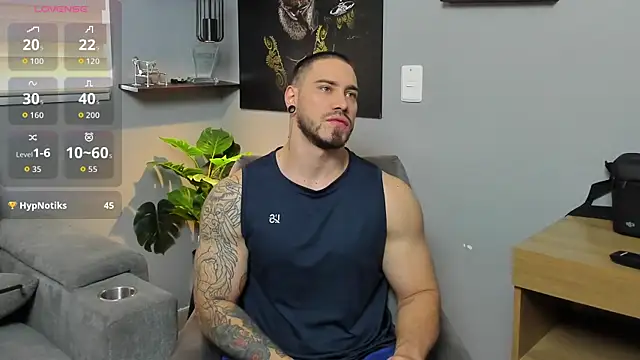 Snapshot of Giorgio-Leone chatting on November 28, 2025, 6:19 pm Giorgio-Leone online show from November 28, 2025, 6:19 pm