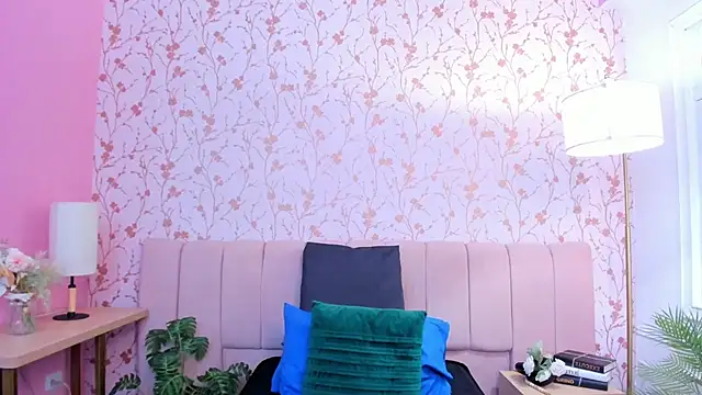 nathalie rossel online show from December 17, 2025, 6:46 pm