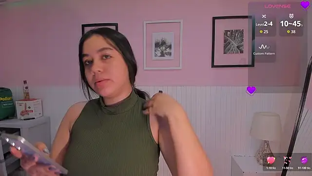 emma smile online show from April 17, 2026, 11:46 am