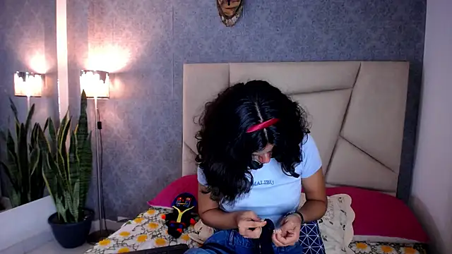 Snapshot of Akane_Uwu chatting on September 16, 2025, 2:07 pm Akane Uwu online show from September 16, 2025, 2:07 pm