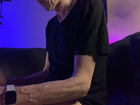 Bula94193 online show from April 18, 2026, 8:20 pm