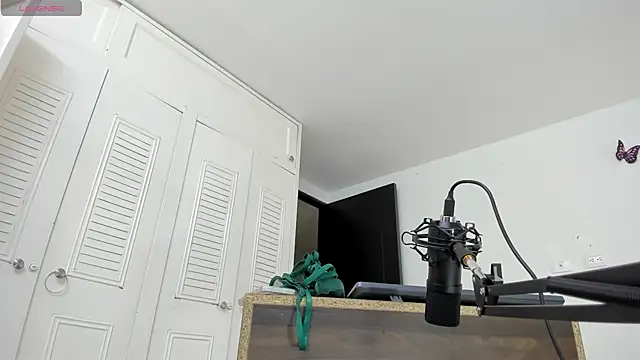 sweet amalia4 online show from April 9, 2026, 10:05 pm