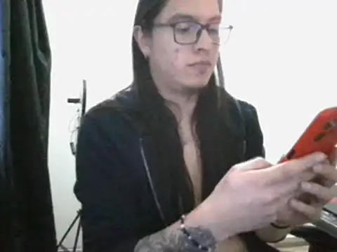 Snapshot of Pitton031 chatting on March 5, 2025, 10:54 pm Pitton031 online show from March 5, 2025, 10:54 pm