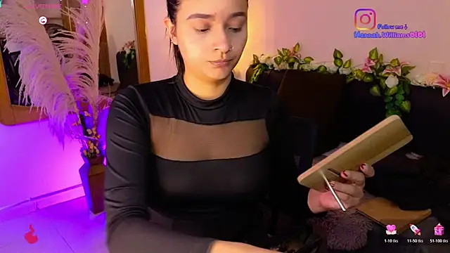 Snapshot of Hannah_williams1 chatting on December 4, 2025, 8:30 pm Hannah williams1 online show from December 4, 2025, 8:30 pm