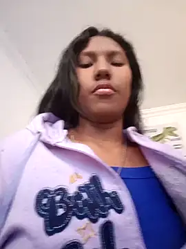 Snapshot of AnnieScott_ chatting on March 17, 2025, 7:37 pm AnnieScott online show from March 17, 2025, 7:37 pm