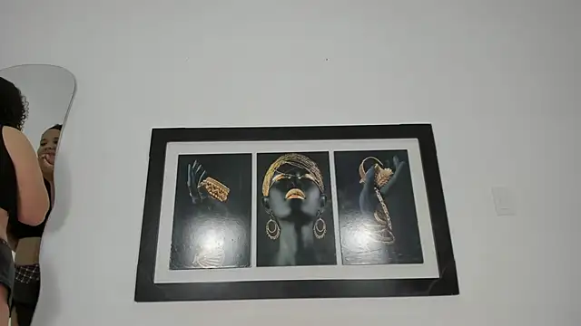 zoee lovv online show from November 22, 2025, 3:05 am