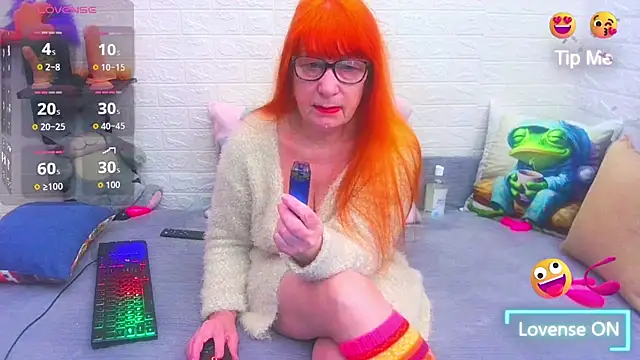 RedHousewife online show from February 12, 2026, 6:46 am